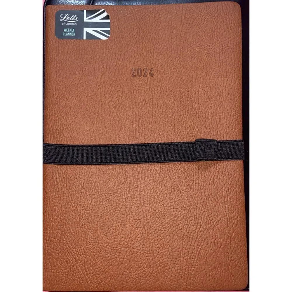 Leeds of London Weekly Planner 2024 Holidays Monthly Career Organizer British‎
